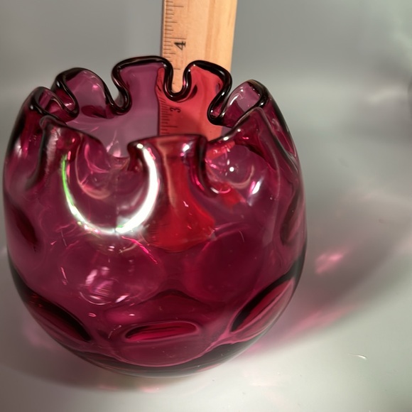 Cranberry Glass Thumbprint Pattern Ruffled Edge Rose Bowl - Picture 3 of 5